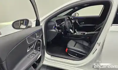 Mercedes-Benz A-Class 2025 2.0 Автомат в Москве № 1193568, миниатюра 10