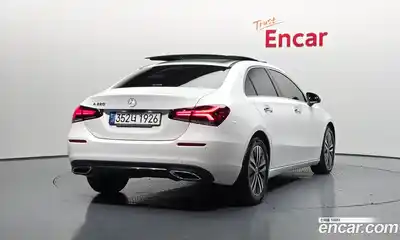 Mercedes-Benz A-Class 2022 2.0 Автомат в Москве № 1193910, миниатюра 2