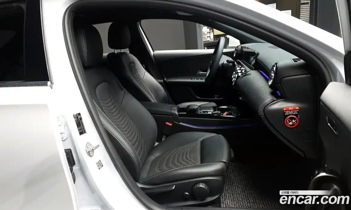 Mercedes-Benz A-Class 2020 2.0 Автомат в Москве № 1193936, фото 11