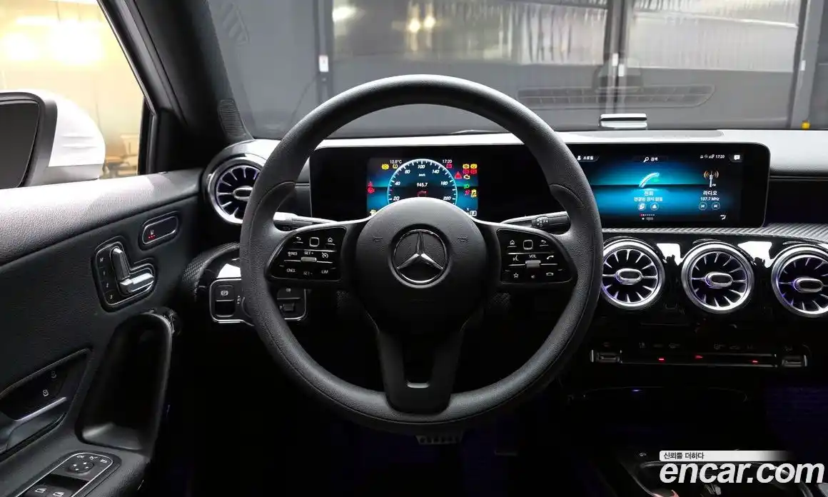 Mercedes-Benz A-Class 2020 2.0 Автомат в Москве № 1193936, фото 13