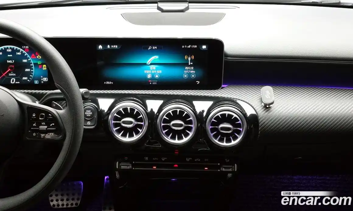 Mercedes-Benz A-Class 2020 2.0 Автомат в Москве № 1193936, фото 14