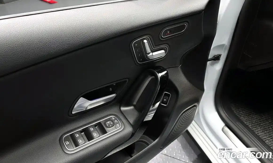 Mercedes-Benz A-Class 2020 2.0 Автомат в Москве № 1193936, фото 18