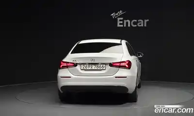 Mercedes-Benz A-Class 2020 2.0 Автомат в Москве № 1193936, миниатюра 4