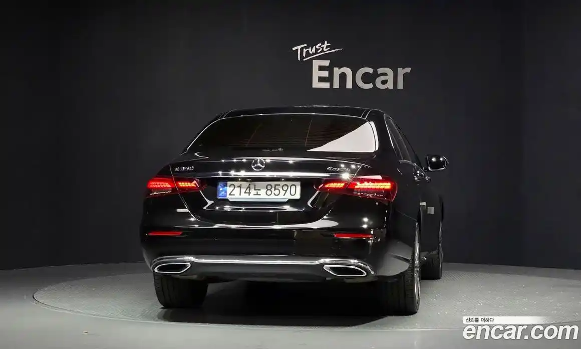 Mercedes-Benz E-Class 2023 2.0 гидро в Москве, фото 4