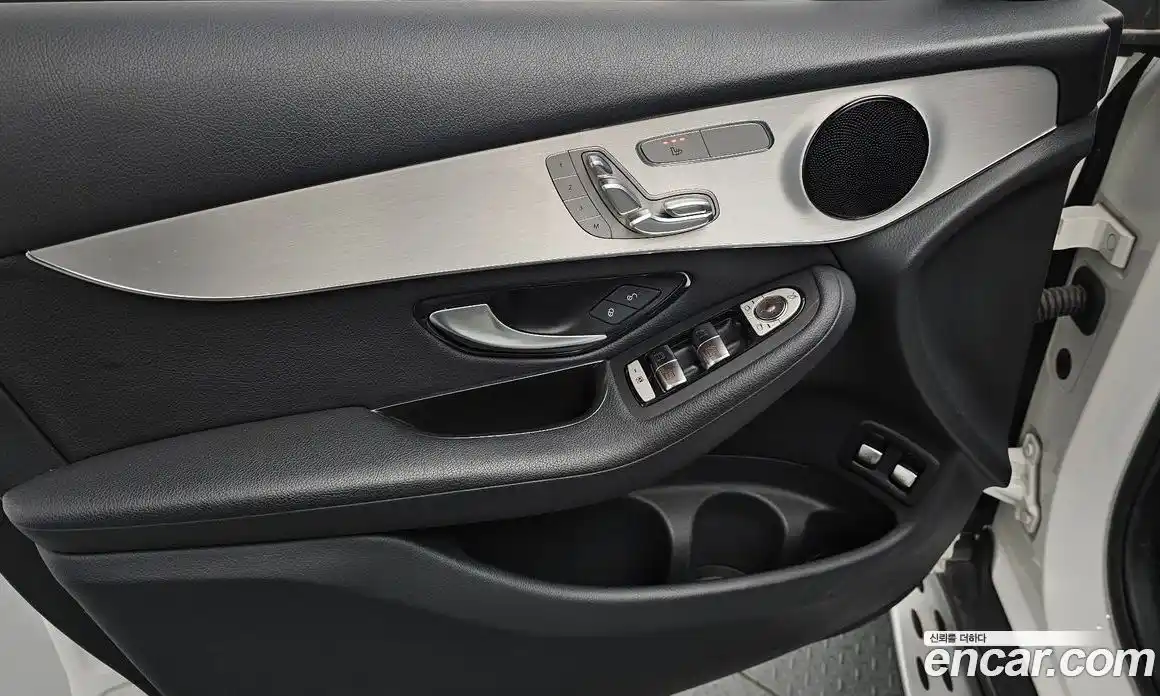 Mercedes-Benz GLC-Class 2019 2.0 Автомат в Москве № 1194615, фото 19