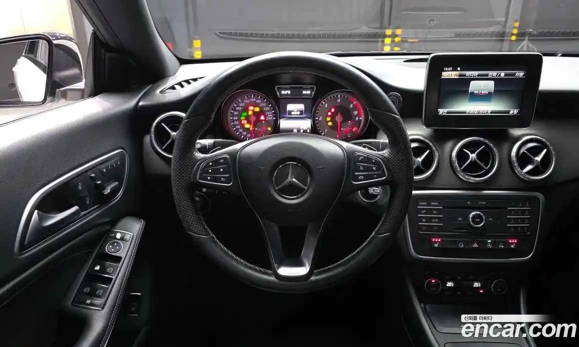 Mercedes-Benz CLA-Class 2015 2.1 Автомат в Москве № 1194680, фото 13