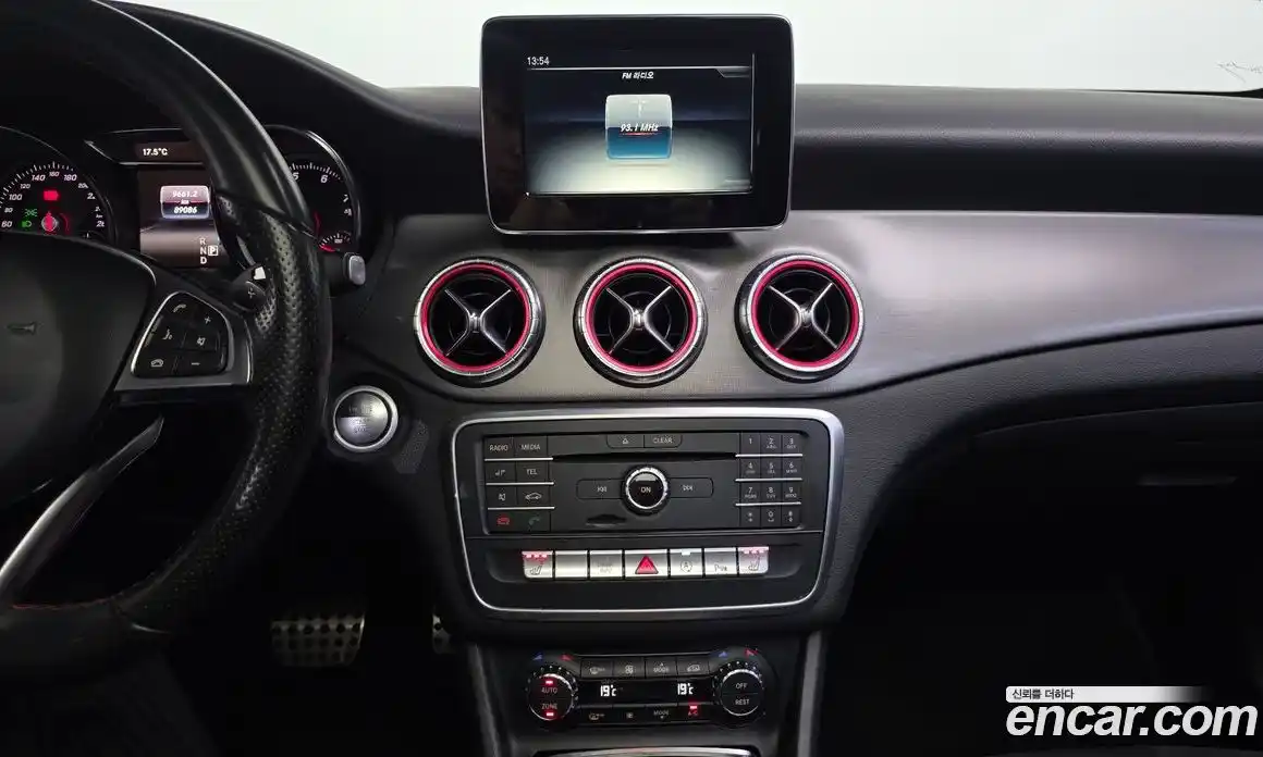 Mercedes-Benz CLA-Class 2018 2.0 Автомат в Москве № 1194767, фото 14