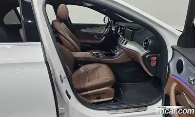 Mercedes-Benz E-Class 2020 2.0 Автомат в Москве № 1194828, миниатюра 11