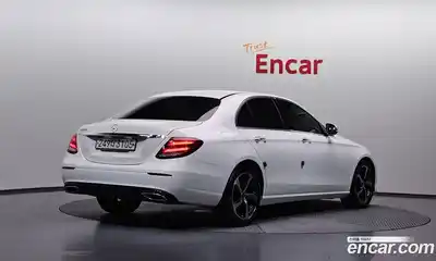 Mercedes-Benz E-Class 2020 2.0 Автомат в Москве № 1194828, миниатюра 2