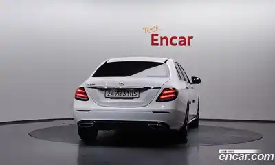 Mercedes-Benz E-Class 2020 2.0 Автомат в Москве № 1194828, миниатюра 4