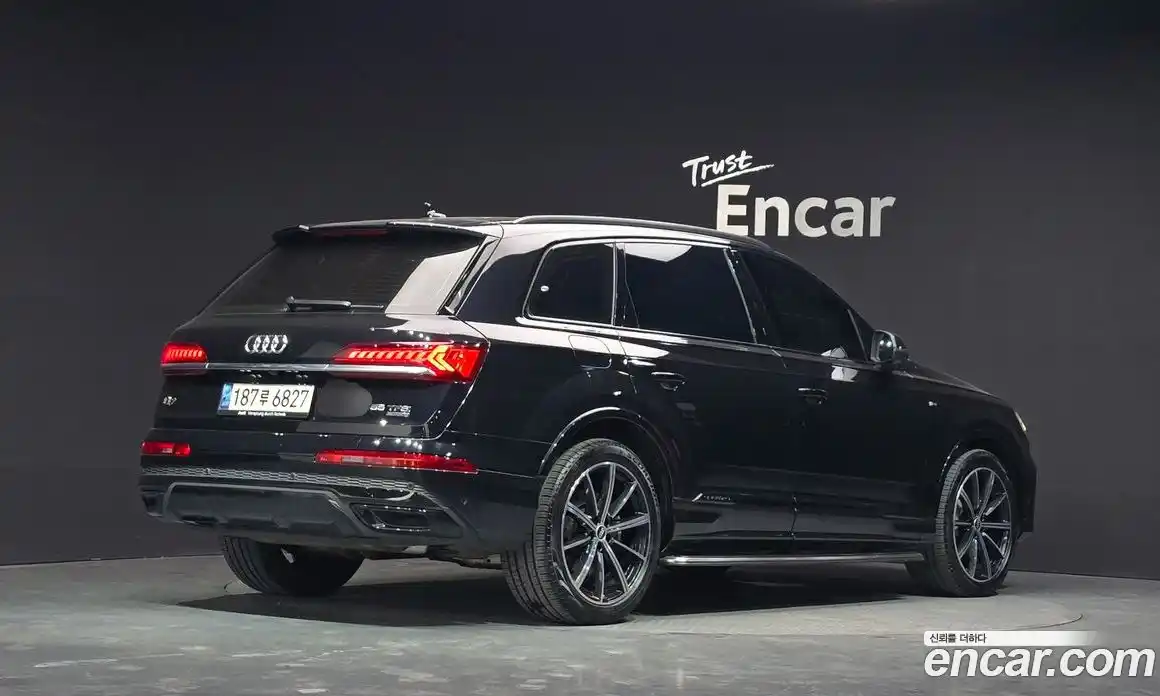 Audi Q7 2021 3.0 гидро в Москве № 1195405, фото 2
