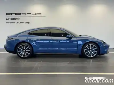 Porsche Taycan 2023 гидро в Москве № 1196417, миниатюра 3