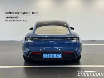 Porsche Taycan 2023 гидро в Москве № 1196417, миниатюра 5