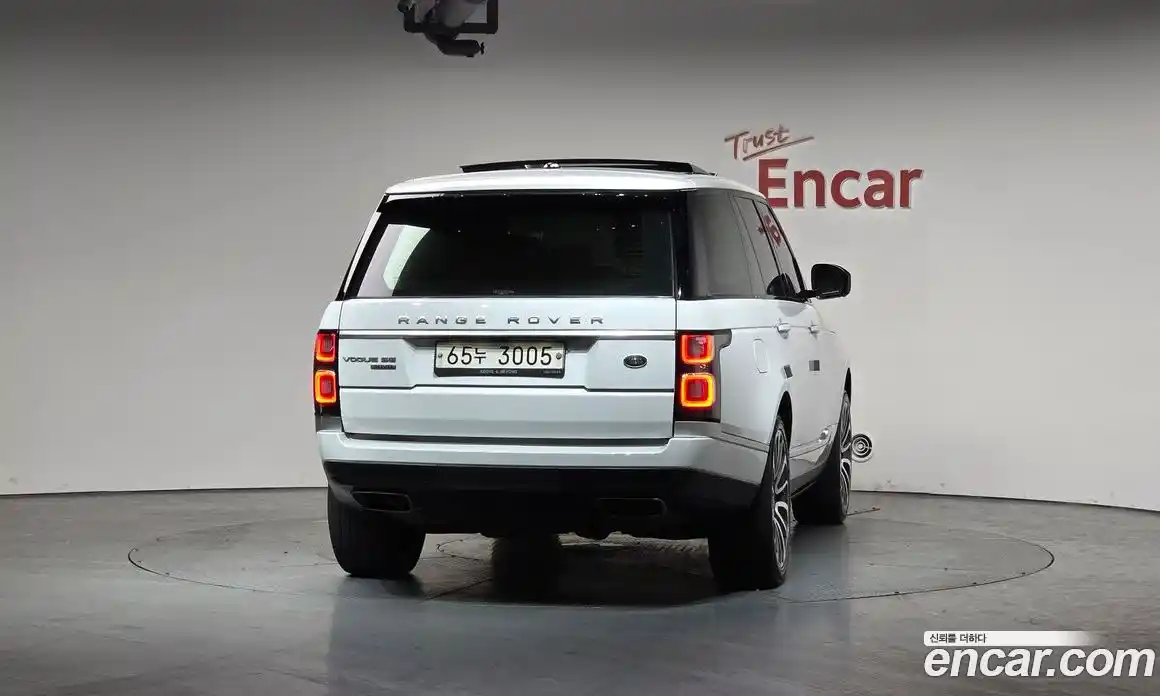 Land Rover Range-Rover 2016 4.4 гидро в Москве № 1196671, фото 4