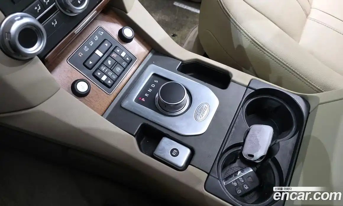 Land Rover Discovery 2016 3.0 гидро в Москве № 1196690, фото 9