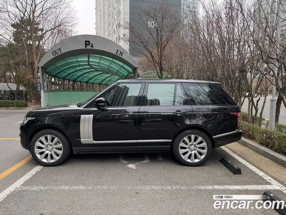 Land Rover Range-Rover 2015 4.4 гидро в Москве № 1196896, фото 14