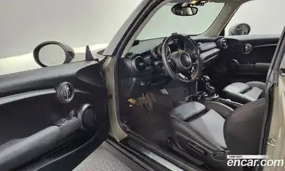 Mini Cooper 2018 1.5 гидро в Москве № 1197137, миниатюра 10