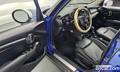 Mini Cooper 2019 1.5 гидро в Москве № 1197168, миниатюра 11