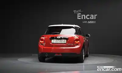 Mini Cooper 2018 1.5 гидро в Москве № 1197175, миниатюра 4