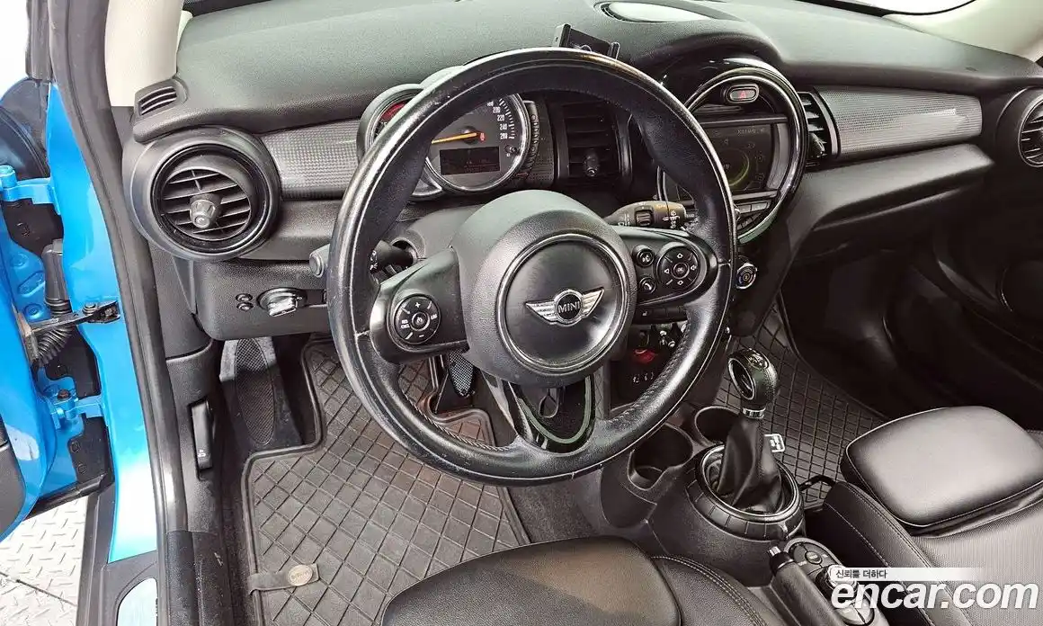 Mini Cooper 2016 1.5 гидро в Москве № 1197269, фото 7