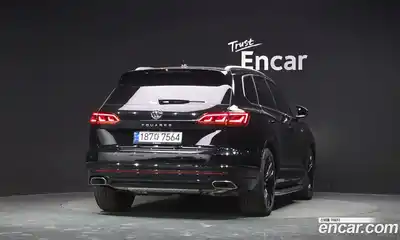 Volkswagen Touareg 2023 3.0 гидро в Москве № 1197898, миниатюра 4