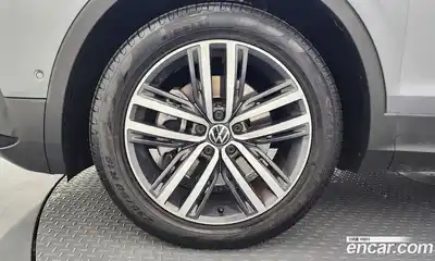 Volkswagen Tiguan 2022 2.0 гидро в Москве № 1197966, миниатюра 5
