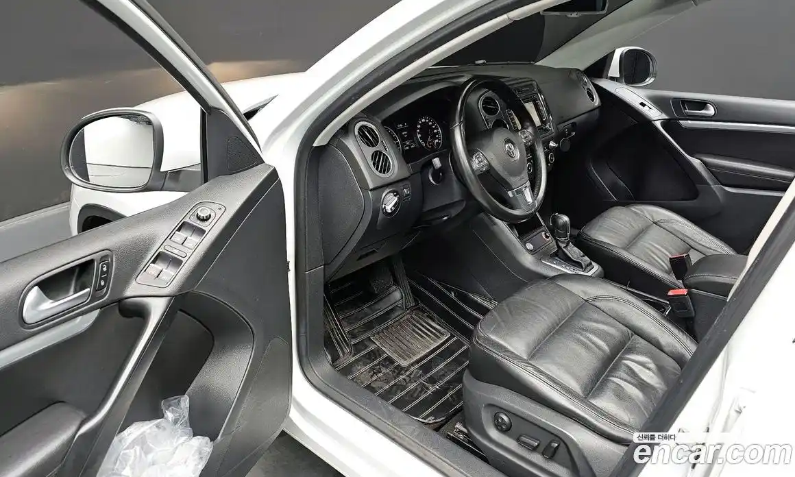 Volkswagen Tiguan 2014 2.0 гидро в Москве № 1198078, фото 12