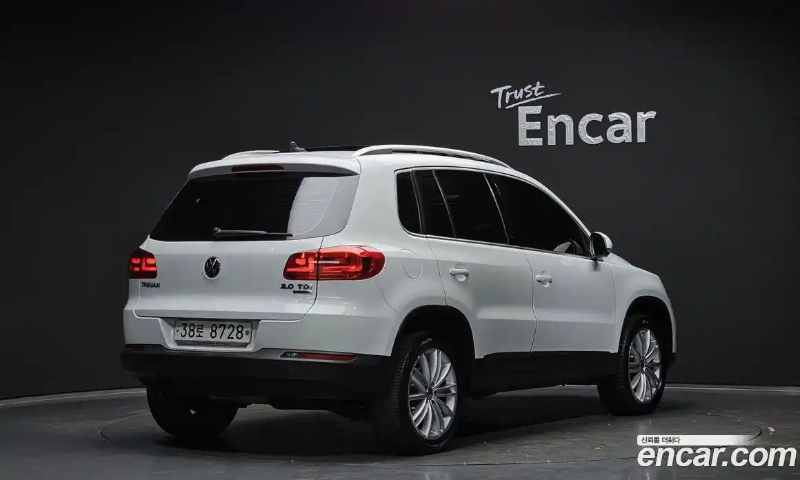 Volkswagen Tiguan 2014 2.0 гидро в Москве № 1198078, фото 2