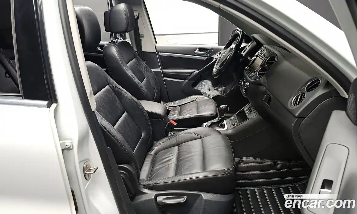 Volkswagen Tiguan 2014 2.0 гидро в Москве № 1198078, фото 10