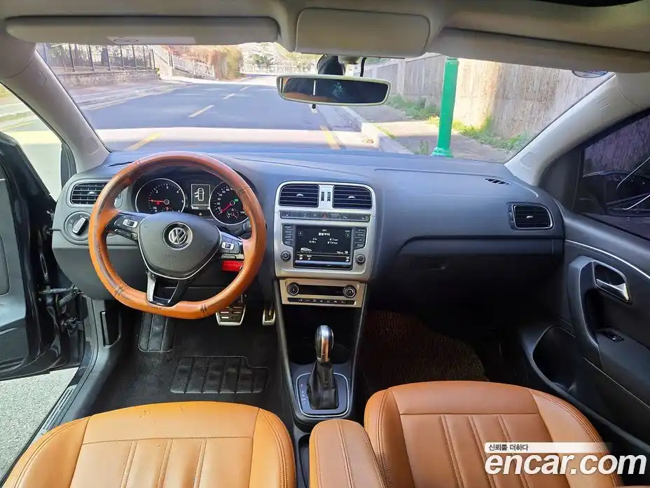 Volkswagen Polo 2016 1.4 гидро в Москве № 1198129, фото 11