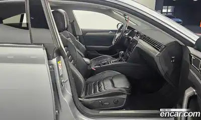 Volkswagen Arteon 2019 2.0 гидро в Москве № 1198207, миниатюра 10