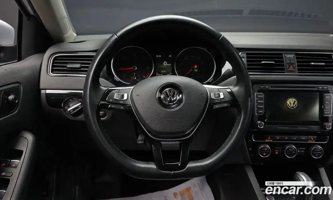 Volkswagen Jetta 2015 2.0 гидро в Москве № 1198249, фото 13
