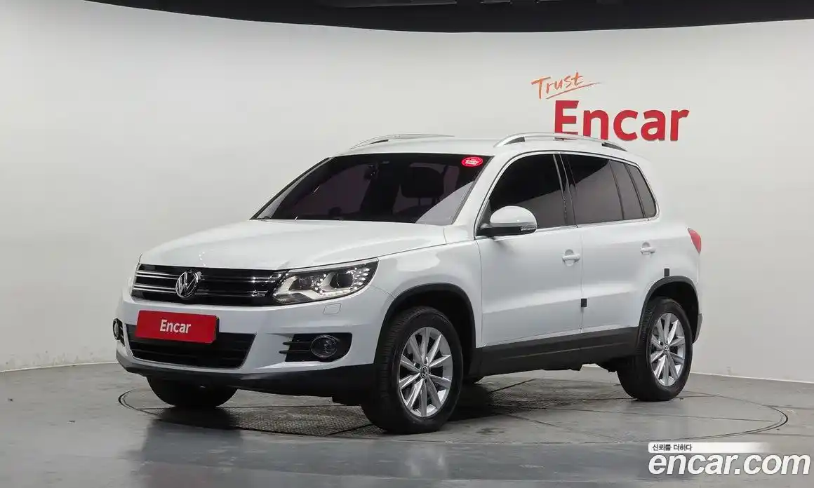 Volkswagen Tiguan 2015 2.0 гидро в Москве № 1198306, фото 1