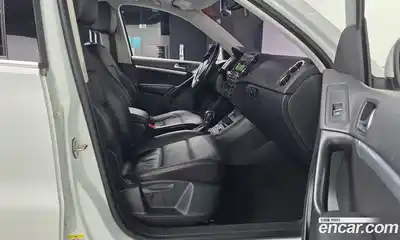 Volkswagen Tiguan 2015 2.0 гидро в Москве № 1198306, миниатюра 11