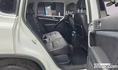 Volkswagen Tiguan 2015 2.0 гидро в Москве № 1198306, миниатюра 12