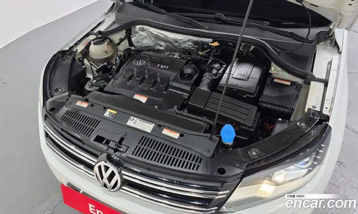 Volkswagen Tiguan 2015 2.0 гидро в Москве № 1198306, фото 6