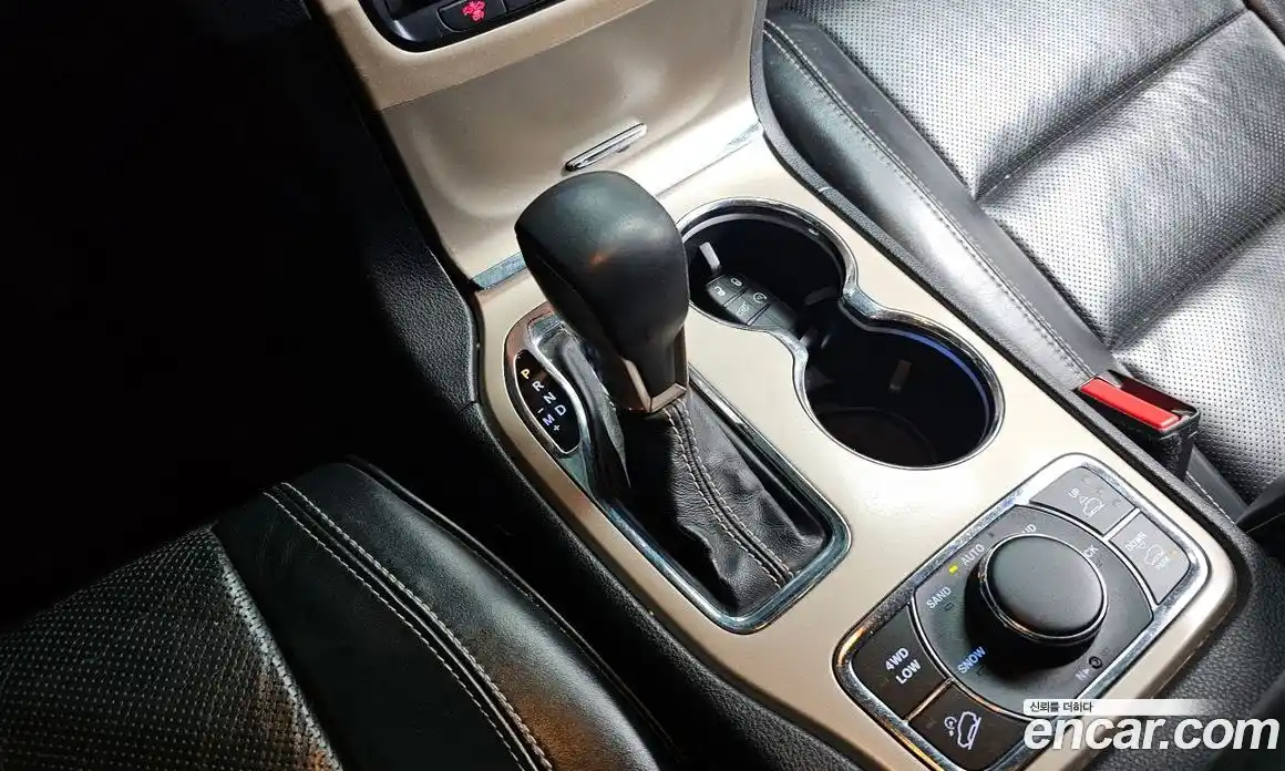 Jeep Cherokee 2016 3.0 гидро в Москве № 1198702, фото 9