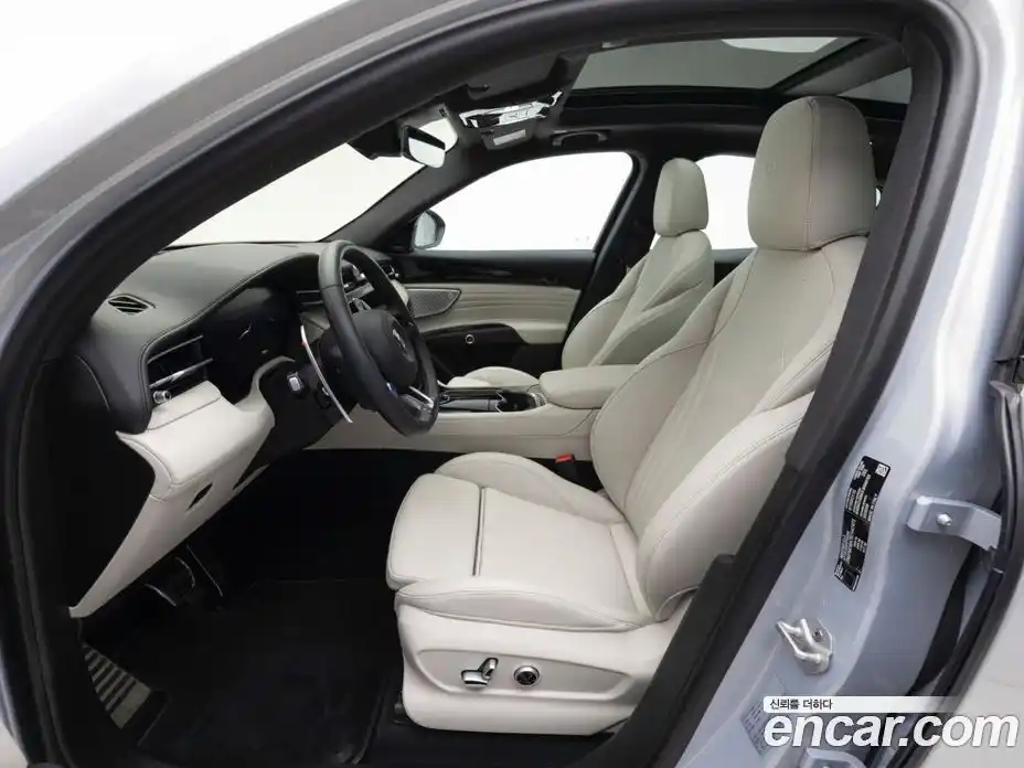 Maserati Grecale 2024 2.0 гидро в Москве № 1199750, фото 11