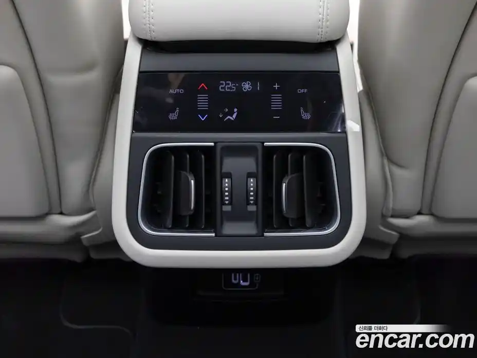 Maserati Grecale 2024 2.0 гидро в Москве № 1199750, фото 18