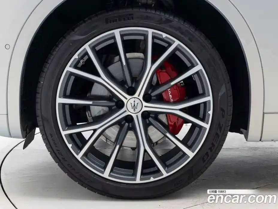 Maserati Grecale 2024 2.0 гидро в Москве № 1199750, фото 5