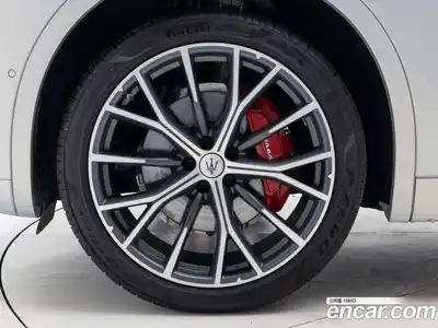 Maserati Grecale 2024 2.0 гидро в Москве № 1199750, миниатюра 5