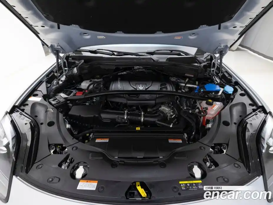 Maserati Grecale 2024 2.0 гидро в Москве № 1199750, фото 6