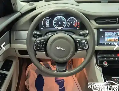 Jaguar XF 2017 2.0 гидро в Москве № 1199870, миниатюра 9