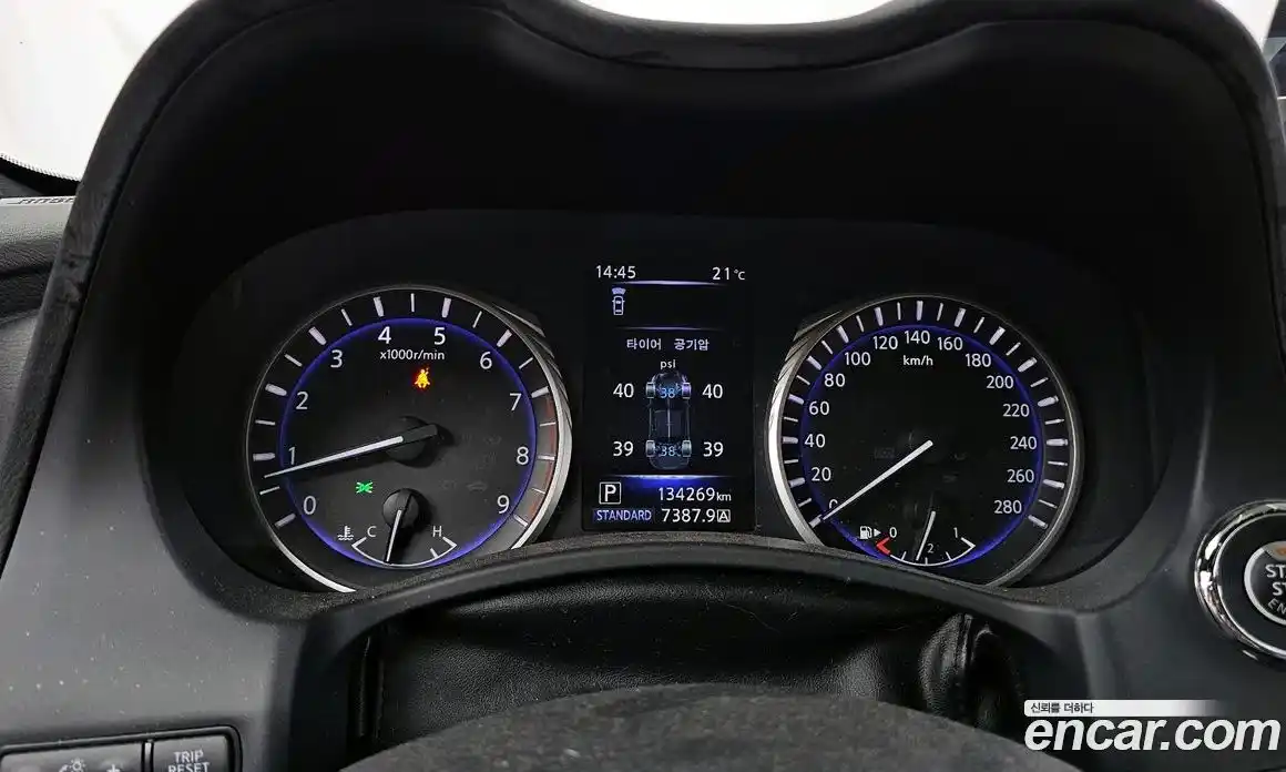 Infiniti Q60 2018 3.0 гидро в Москве № 1199955, фото 8