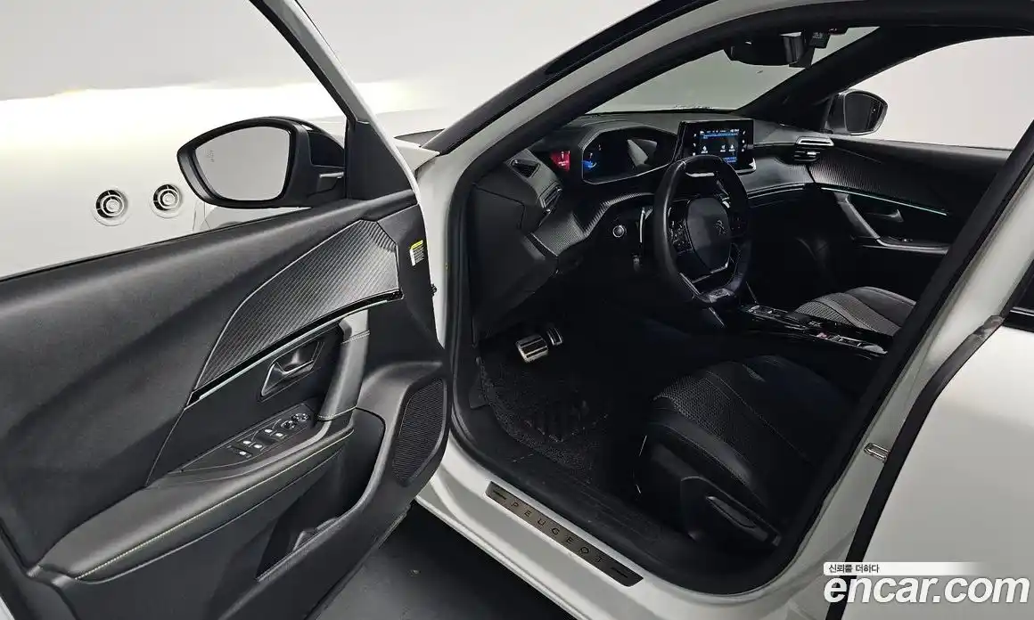 Peugeot 2008 2023 1.5 гидро в Москве № 1200042, фото 10