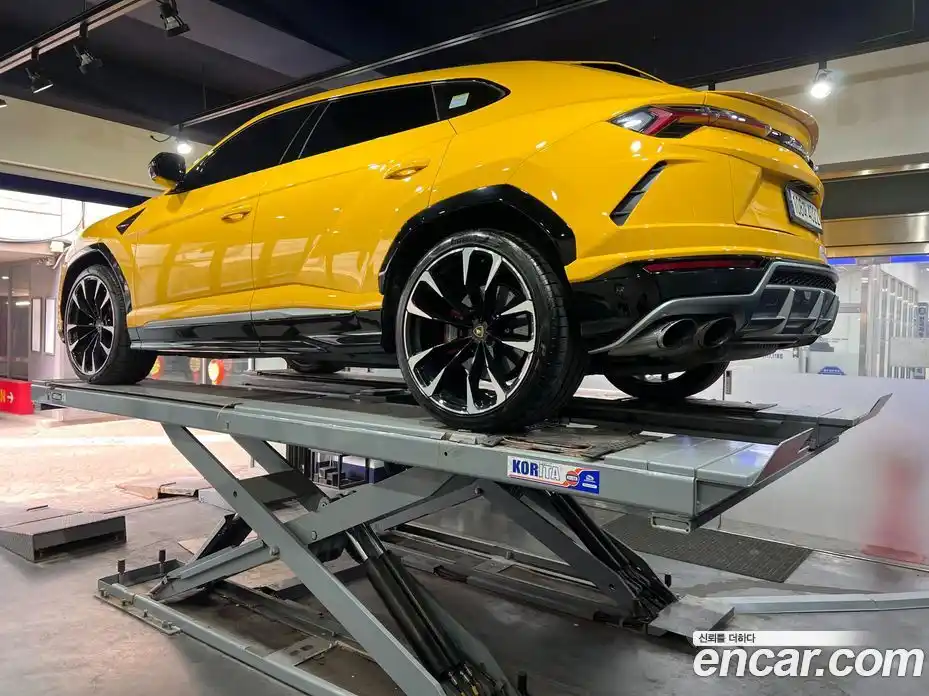 Lamborghini Urus 2021 4.0 гидро в Москве № 1200270, фото 18