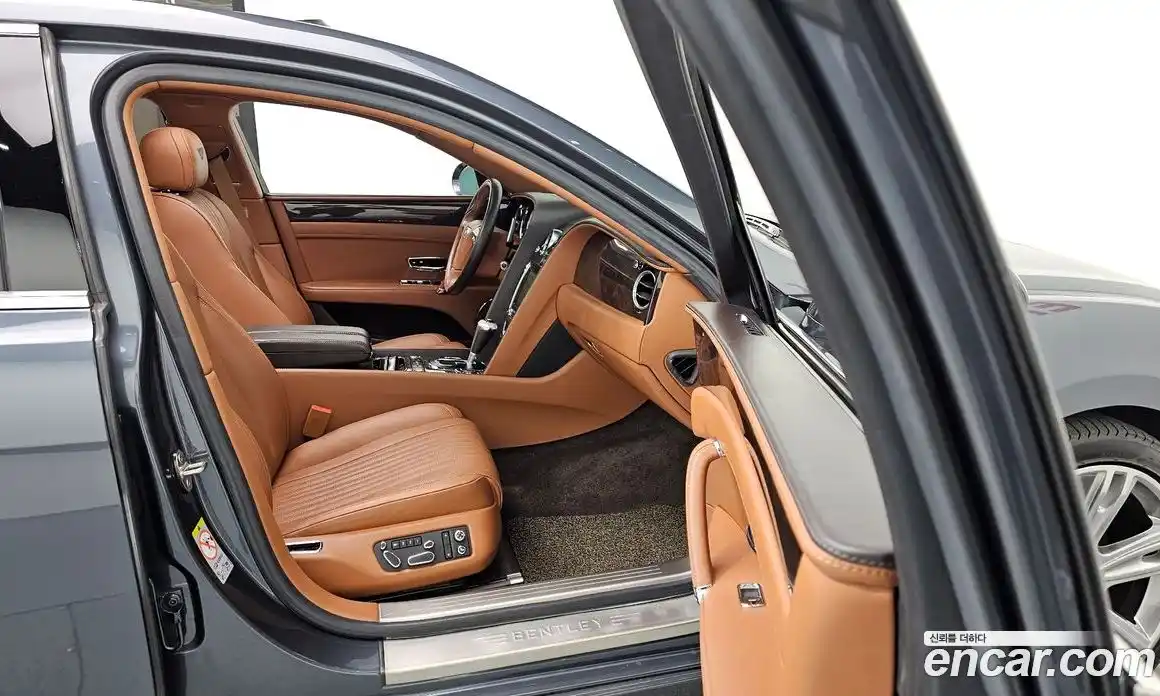 Bentley Flying Spur 2018 4.0 гидро в Москве № 1200401, фото 11