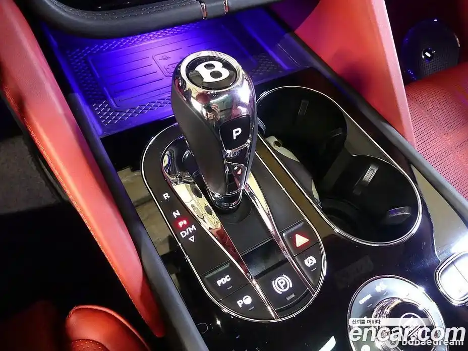 Bentley Bentayga 2023 4.0 гидро в Москве № 1200410, фото 11