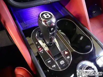 Bentley Bentayga 2023 4.0 гидро в Москве № 1200410, миниатюра 11