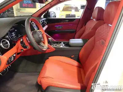 Bentley Bentayga 2023 4.0 гидро в Москве № 1200410, миниатюра 12